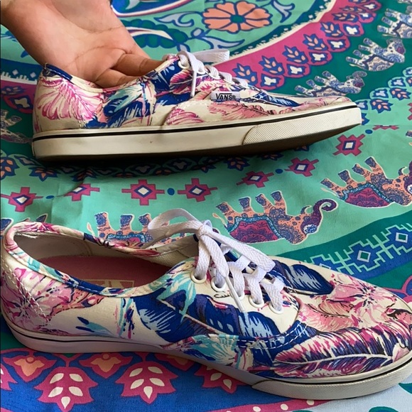 Shoes - Picture 4 of 4